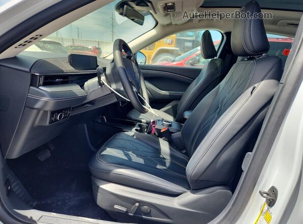 3FMTK2SU6PMA31212 2023 FORD MUSTANG Silver Вид салону спереду