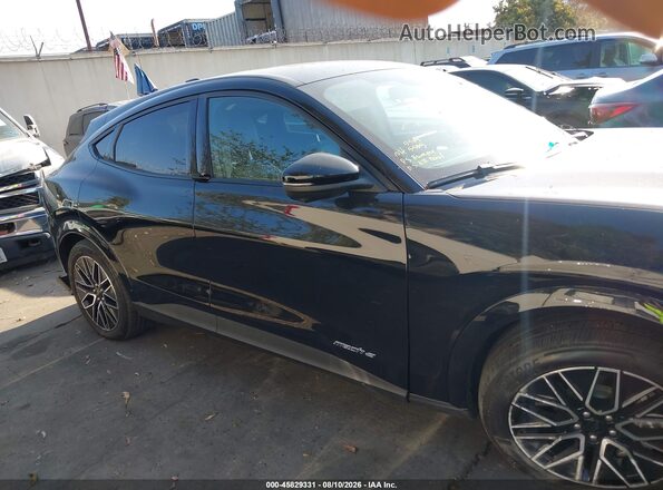 3FMTK3R76SMA18636 2025 FORD MUSTANG MACH-E Black Вид задньої частини салону