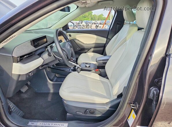 3FMTK3RM5NMA41724 2022 FORD MUSTANG Gray Vista interior delantera