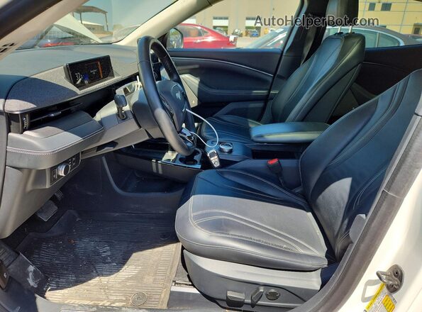 3FMTK3SS1MMA35779 2021 FORD MUSTANG White Front interior view
