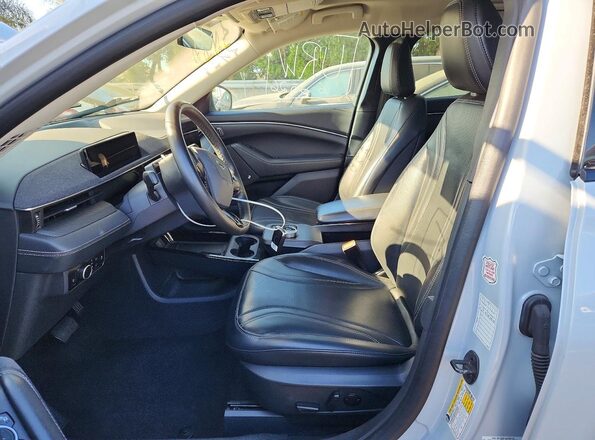 3FMTK3SU4PMB06947 2023 FORD MUSTANG White Front interior view