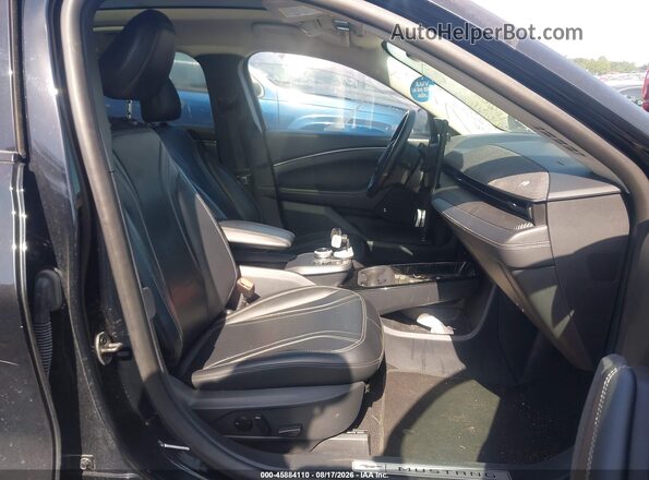 3FMTK3SU6PMA83719 2023 FORD MUSTANG MACH-E Black წინა სალონის ხედი