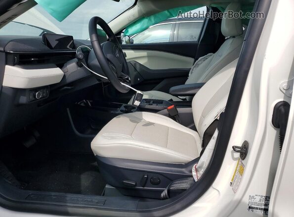 3FMTK3SU8SMA50407 2025 FORD MUSTANG White Widok wnętrza z przodu