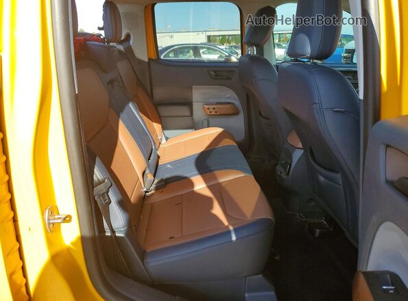 3FTTW8E31PRA69013 2023 FORD MAVERICK Orange Widok tylnych siedzeń