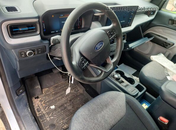 3FTTW8H30SRA56516 2025 FORD MAVERICK Белый Вид панели приборов