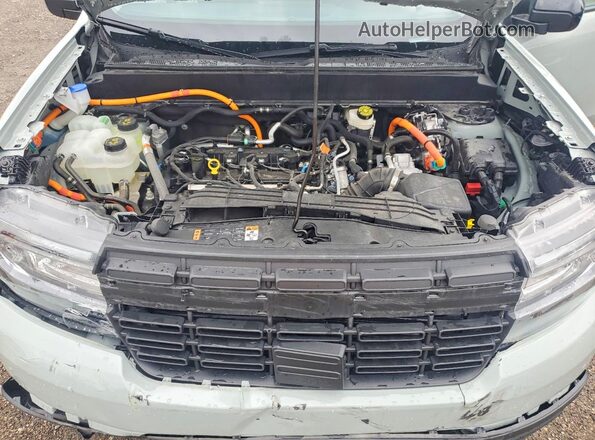 3FTTW8M30RRA69010 2024 FORD MAVERICK Silver Widok wnętrza z tyłu