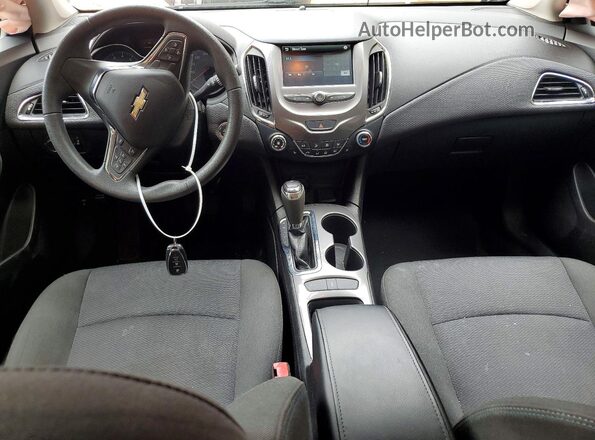3G1BE6SM0JS611520 2018 CHEVROLET CRUZE Red Вид панелі приладів