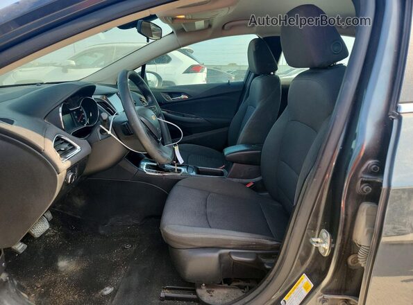 3G1BE6SM2HS567840 2017 CHEVROLET CRUZE Угольный Вид салона спереди