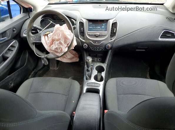 3G1BE6SM2HS588901 2017 CHEVROLET CRUZE Blue Вид панелі приладів