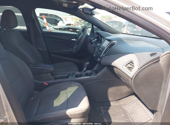 3G1BE6SM3JS577976 2018 CHEVROLET CRUZE Серебряный Вид салона спереди