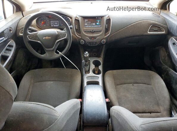 3G1BE6SM5HS595907 2017 CHEVROLET CRUZE Silver Widok deski rozdzielczej