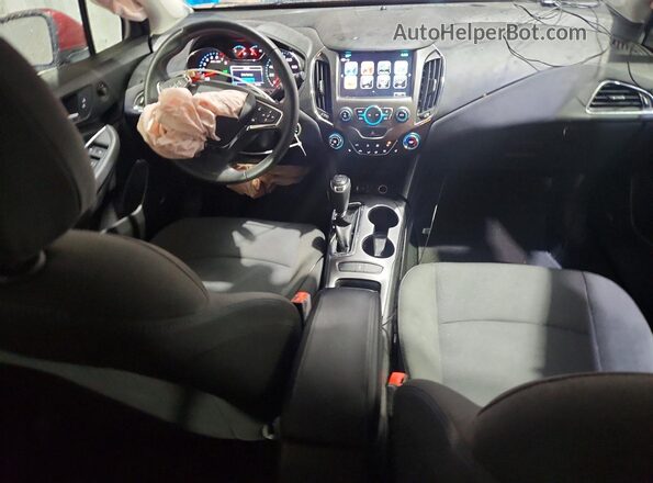 3G1BE6SM5JS594312 2018 CHEVROLET CRUZE Burgundy Widok deski rozdzielczej