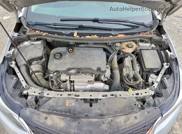 3G1BE6SM6JS619170 2018 CHEVROLET CRUZE Silver Rear interior view