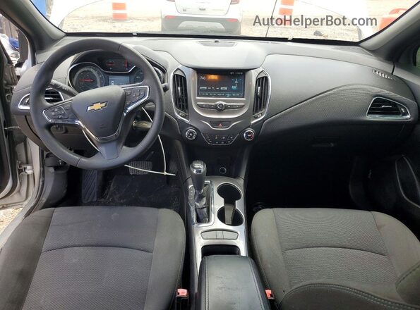 3G1BE6SM9JS617915 2018 CHEVROLET CRUZE White Widok deski rozdzielczej