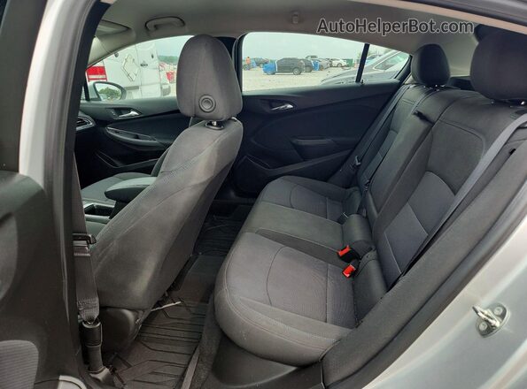 3G1BE6SMXJS606695 2018 CHEVROLET CRUZE Silver Հետևի նստատեղերի տեսք