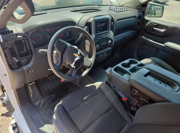 3GCNAAED0TG123995 2026 CHEVROLET SILVERADO White Widok deski rozdzielczej