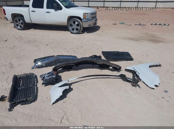 3GCPACED6TG208876 2026 CHEVROLET SILVERADO White Widok zestawu wskaźników
