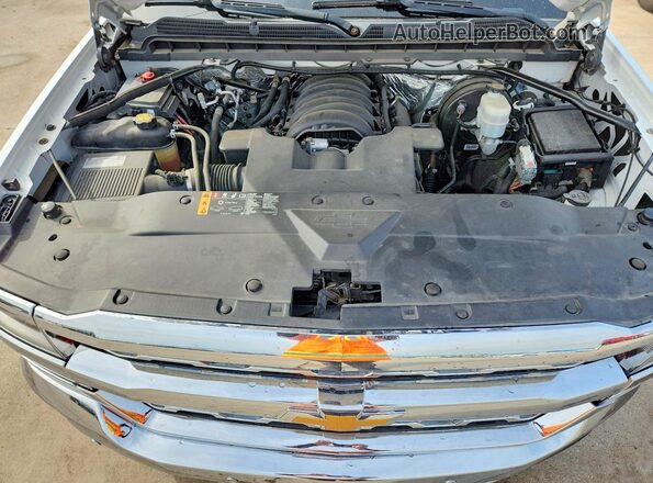 3GCPCSEC0JG280889 2018 CHEVROLET SILVERADO White Rear interior view