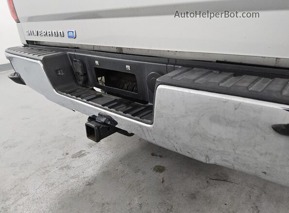3GCUCRER8JG320300 2018 CHEVROLET SILVERADO Silver 