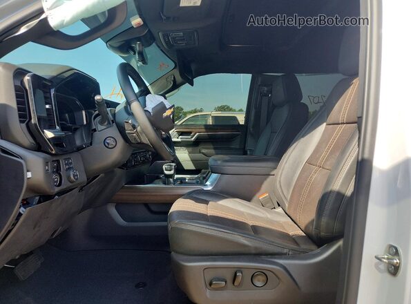 3GCUDJELXRG406214 2024 CHEVROLET SILVERADO White Widok wnętrza z przodu