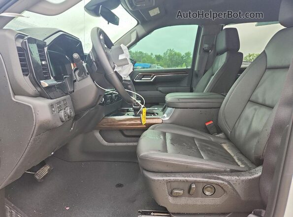 3GCUKFED3TG127402 2026 CHEVROLET SILVERADO Белый Вид салона спереди