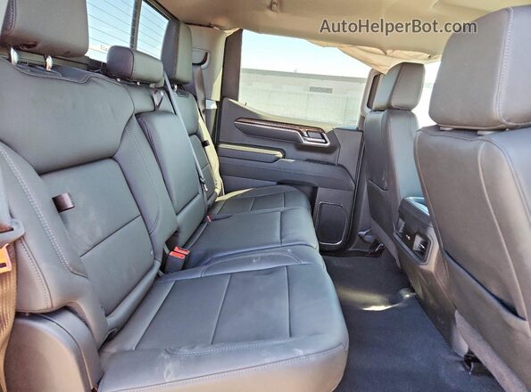3GCUKFED6TG223542 2026 CHEVROLET SILVERADO Maroon Вид задніх сидінь