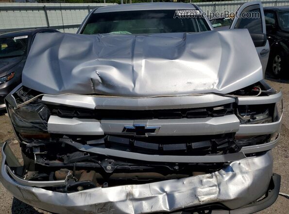 3GCUKPEC1JG600319 2018 CHEVROLET SILVERADO Серебряный Вид задней части салона