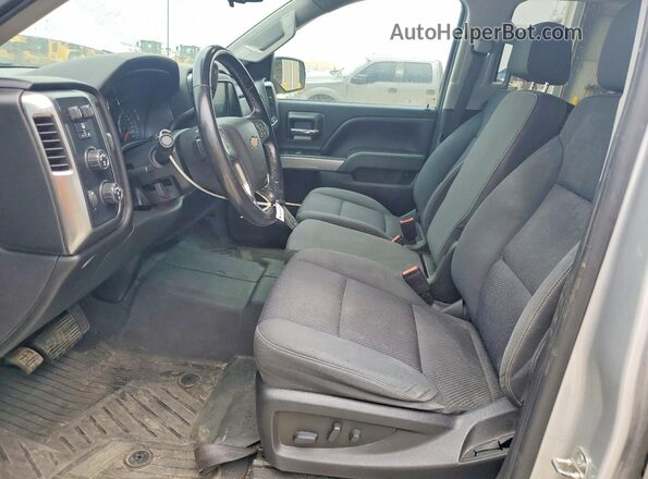 3GCUKREC0JG577109 2018 CHEVROLET 1500 Silver Widok wnętrza z przodu