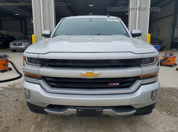 3GCUKREC0JG577109 2018 CHEVROLET 1500 Silver Widok z przodu