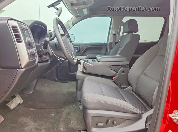 3GCUKREC1JG191539 2018 CHEVROLET SILVERADO Красный Вид салона спереди