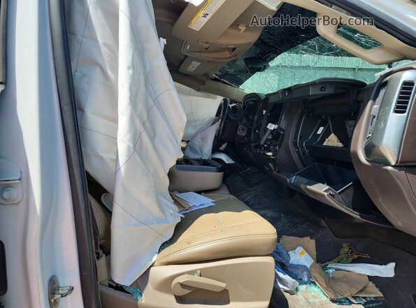3GCUKREC3JG308232 2018 CHEVROLET SILVERADO White Widok wnętrza z przodu
