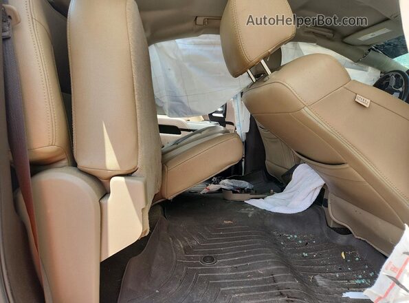 3GCUKREC3JG308232 2018 CHEVROLET SILVERADO White Widok tylnych siedzeń