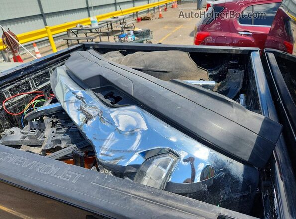 3GCUKREC3JG345524 2018 CHEVROLET SILVERADO Black Vista del compartimento del motor