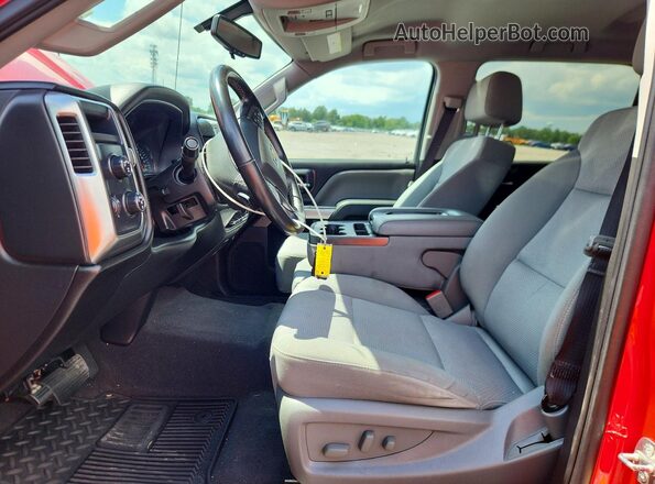 3GCUKREC4JG595919 2018 CHEVROLET SILVERADO Red წინა სალონის ხედი