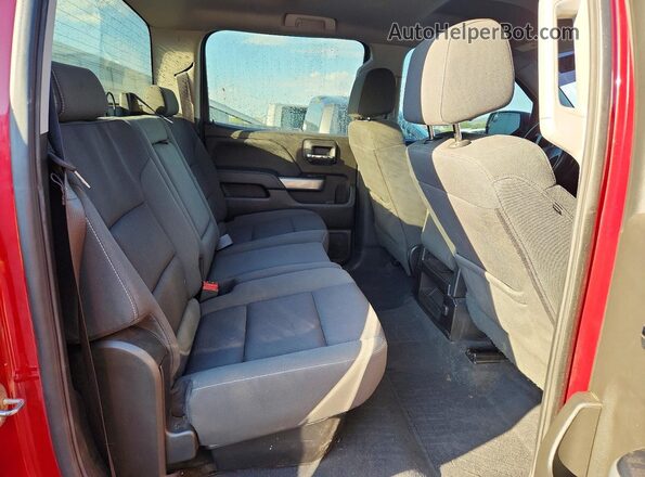 3GCUKREC4JG624707 2018 CHEVROLET SILVERADO Red Հետևի նստատեղերի տեսք