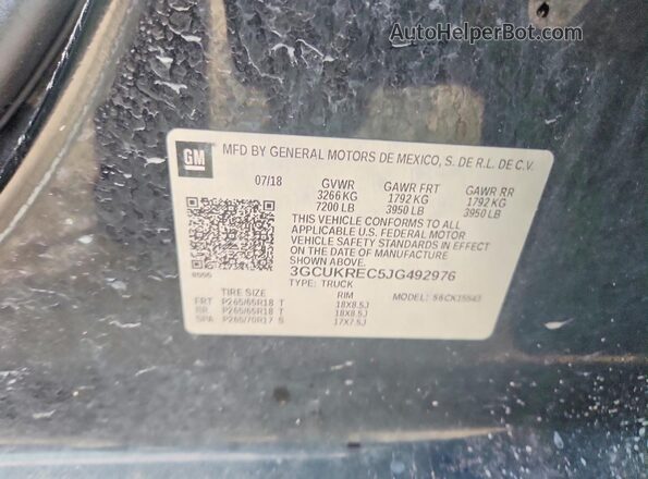 3GCUKREC5JG492976 2018 CHEVROLET SILVERADO Black Engine compartment view
