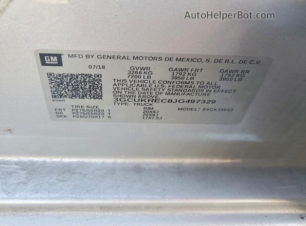 3GCUKREC8JG497329 2018 CHEVROLET SILVERADO Silver Vista del compartimento del motor