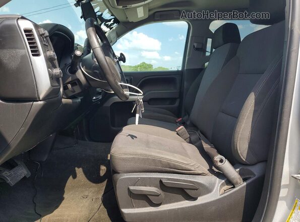3GCUKREC9HG365903 2017 CHEVROLET SILVERADO Silver Front interior view