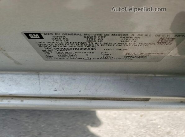 3GCUKREC9HG365903 2017 CHEVROLET SILVERADO Silver Engine compartment view