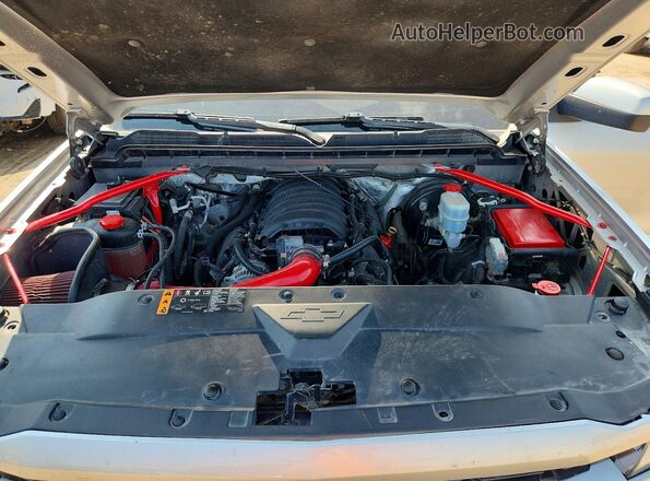 3GCUKRECXJG377239 2018 CHEVROLET SILVERADO Silver Vista interior trasera