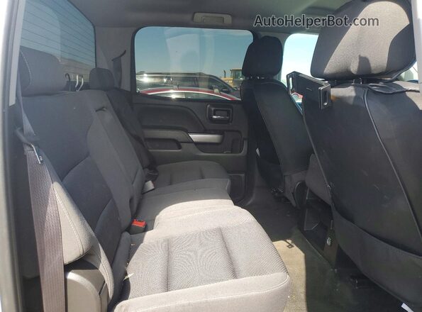 3GCUKREH5HG402151 2017 CHEVROLET SILVERADO Серебряный Вид задних сидений