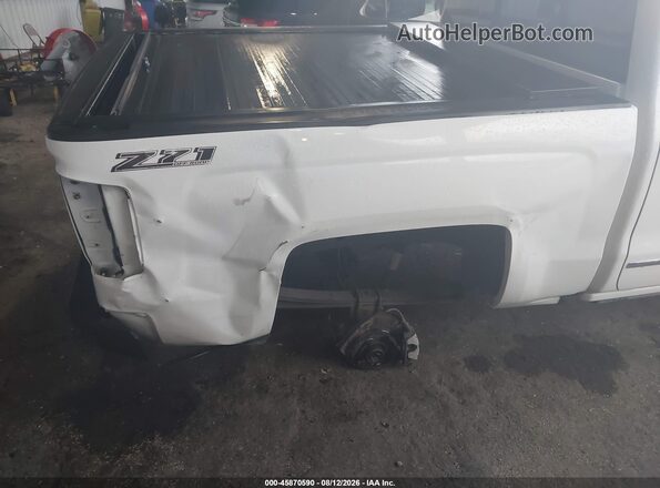 3GCUKSECXHG379879 2017 CHEVROLET SILVERADO White Widok z przodu