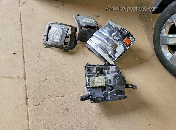 3GCUKSEJXHG369397 2017 CHEVROLET SILVERADO White Engine compartment view