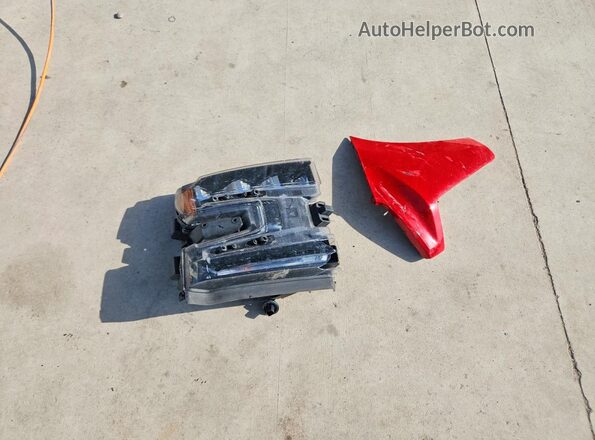 3GCUYEED2LG229458 2020 CHEVROLET SILVERADO Red Engine compartment view