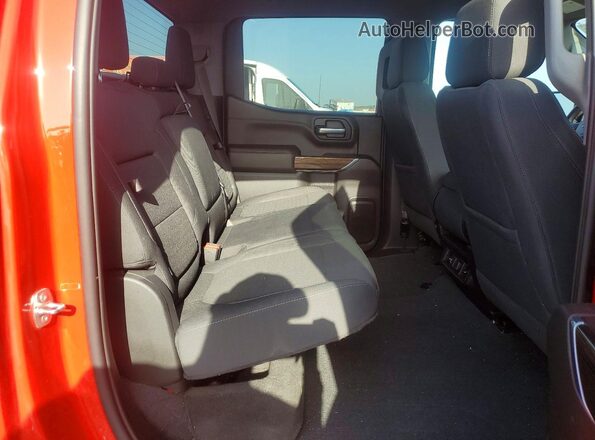 3GCUYEED5MG232016 2021 CHEVROLET SILVERADO Red Widok wnętrza z tyłu