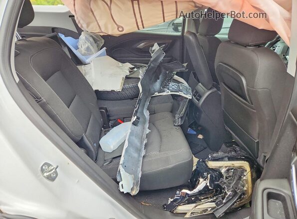 3GKALMEG8RL383585 2024 GMC TERRAIN White Vista interior trasera