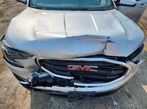 3GKALMEV9JL200150 2018 GMC TERRAIN Silver Vista del compartimento del motor