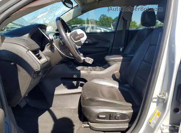 3GKALPEV8KL176345 2019 GMC TERRAIN Silver Вид салону спереду