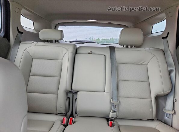 3GKALSEX0JL182840 2018 GMC TERRAIN White Widok tylnych siedzeń