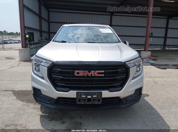 3GKALTEV7NL268396 2022 GMC TERRAIN Silver Widok wnętrza z tyłu